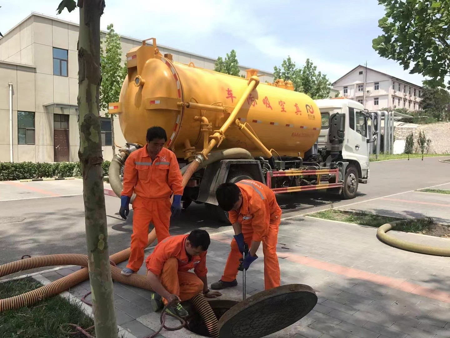 彭山化粪池清理与5-8吨吸粪车施工效率分析